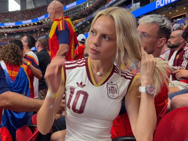 Laura Abla, la novia de Dani Olmo, conquistó a la afición con un emotivo gesto en el Mundial 2026 y su historia de amor. | AMEXI/FOTO: IG @lauraabla