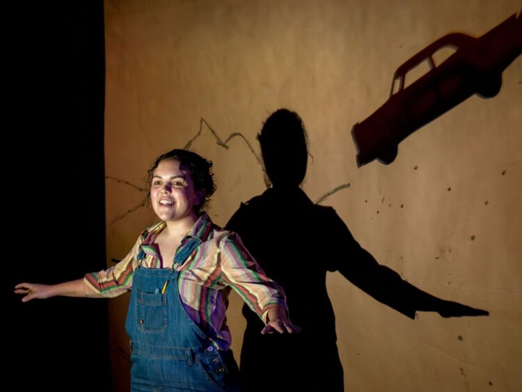 María del Roble presenta “En Marte no hay osos”, un monólogo sobre heridas familiares. | AMEXI/FOTO: Cortesía