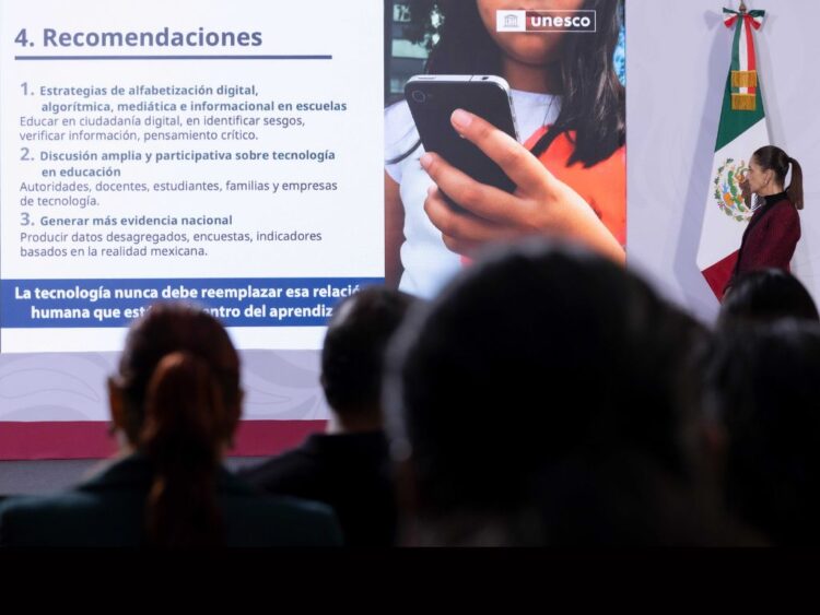 Recomendaciones para el uso de celulares y dispositivos electrónicos por menores de edad. AMEXI Foto Presidencia