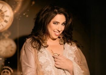 Regina Orozco presenta “Regina Eterna”, un viaje autobiográfico con música y cabaret a dos pianos en el Teatro Esperanza Iris. | AMEXI/FOTO: IG @oficialreginaorozco