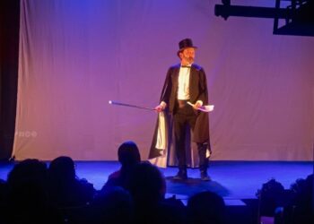 Rivera Calderón presenta, en el Teatro Bar El Vicio, . La insoportable levedad del Fer.