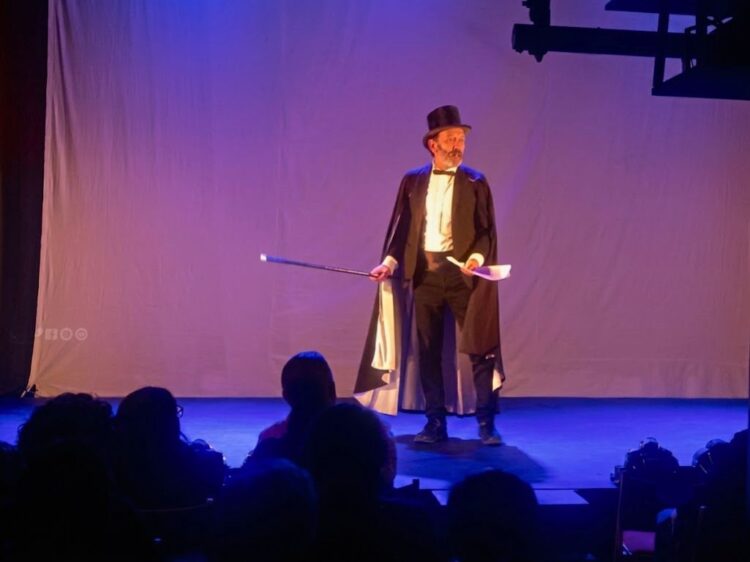 Rivera Calderón presenta, en el Teatro Bar El Vicio, . La insoportable levedad del Fer.