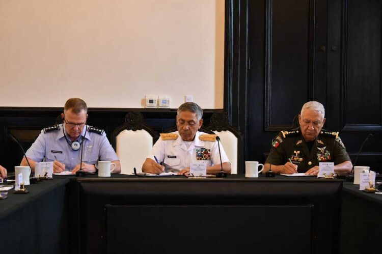 Sedena y Marina revisan la cooperación militar con Estados Unidos