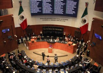 Senado se manifiesta por la defensa de mexicanos en EU; diputados preparan pronunciamiento
