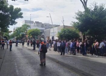 Sismo de magnitud 7.4 sacude Chiapas; activan alerta preventiva por posible tsunami