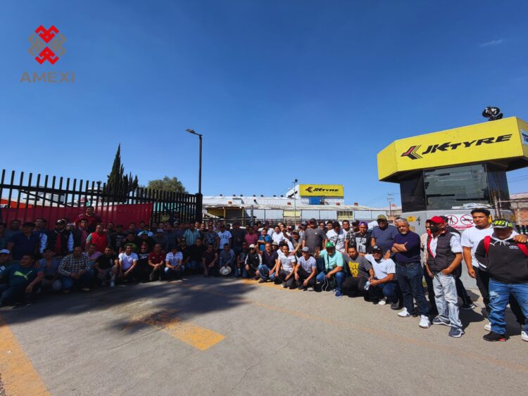 Trabajadores de la Planta de Tornel en Tultitlán.