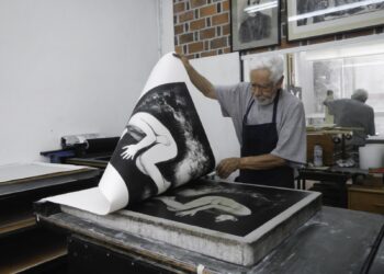 Fallece el litógrafo Raúl Cabello, referente de la gráfica mexicana