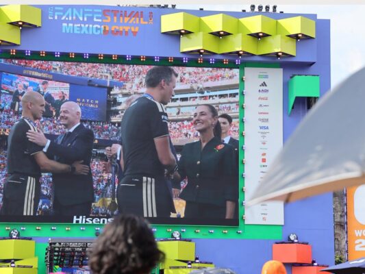 Casi 2 millones de personas disfrutaron el Mundial en el Zócalo. | AMEXI/FOTO: cdmx.gob.mx