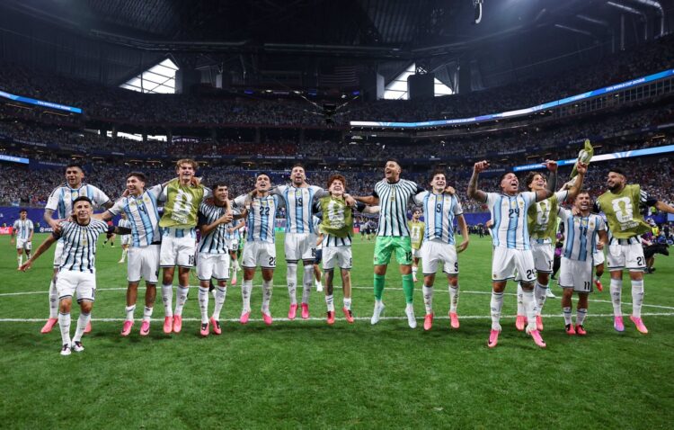 Remontada y festejo argentino en la Ciudad de México