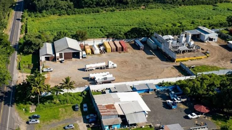 Aseguran presunta refinería clandestina de huachicol en Coatepec