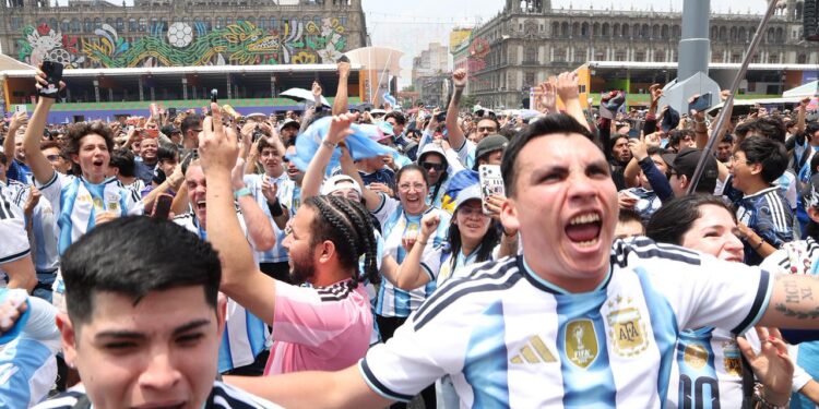 Remontada y festejo argentino en la Ciudad de México
