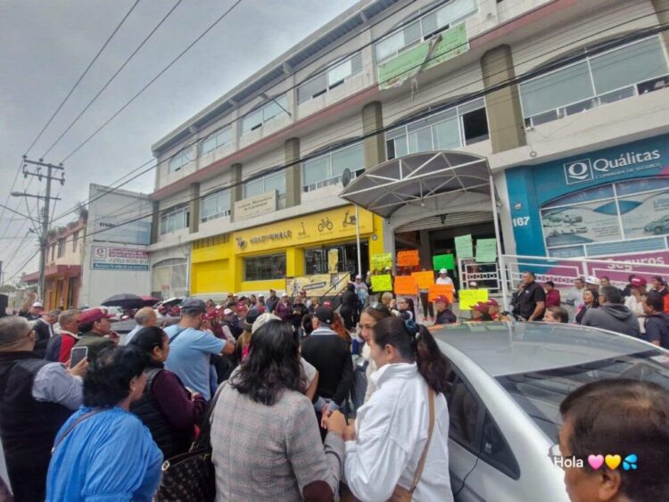 Bloquean Fiscalía de Ecatepec; exigen renuncia del fiscal por presuntas irregularidades
