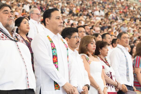 Hugo Aguilar acudió a la Guelaguetza