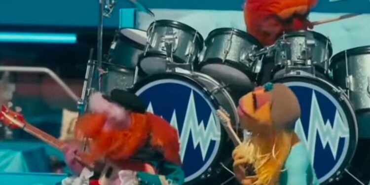 Los Muppets aparecen en el escenario del MetLife Stadium durante el show de medio tiempo de la final del Mundial 2026