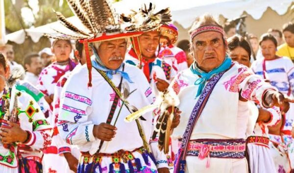 a reforma al artículo 2° constitucional representa un hecho histórico, al establecer un principio transversal