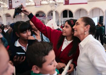 heinbaum logra gira por Zacatecas rodeada por la CNTE; anuncia nueva beca para universitarios