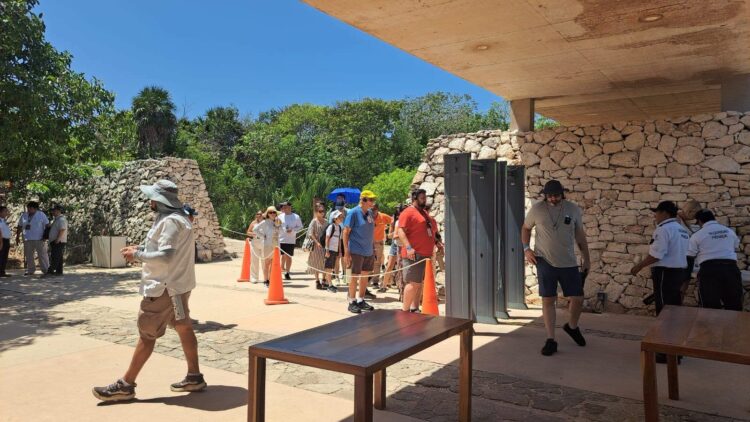 Denuncia Sindicato Nacional de Trabajadores de la Secretaría de Cultura privatización silenciosa de la cultura maya en Tulum.
