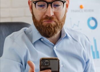 ¿Aumenta fraude en WhatsApp con falsas facturas y pagos?