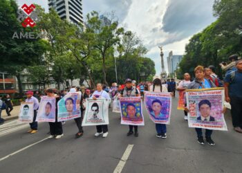 El comité de padres y madres de los 43 estudiantes de Ayotzinapa, se reunen con Claudia Sheinbaum, este 27 de agosto, para conocer de los avances de la investigación