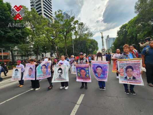 El comité de padres y madres de los 43 estudiantes de Ayotzinapa, se reunen con Claudia Sheinbaum, este 27 de agosto, para conocer de los avances de la investigación