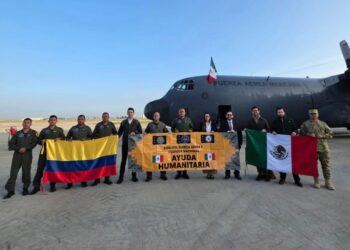 Civiles y más militares mexicanos listos para ayudar a Colombia por sismo