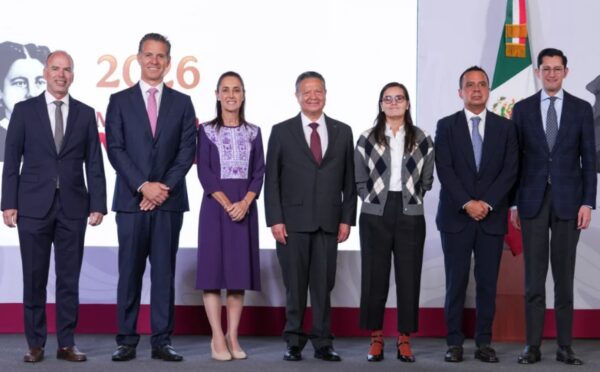 Directivos de la cooperativa La Cruz Azul, durante la conferencia matutina de la presidenta Claudia Sheinbaum, anunciaron un inversión millonaria en Tula de Allende, Hidalgo