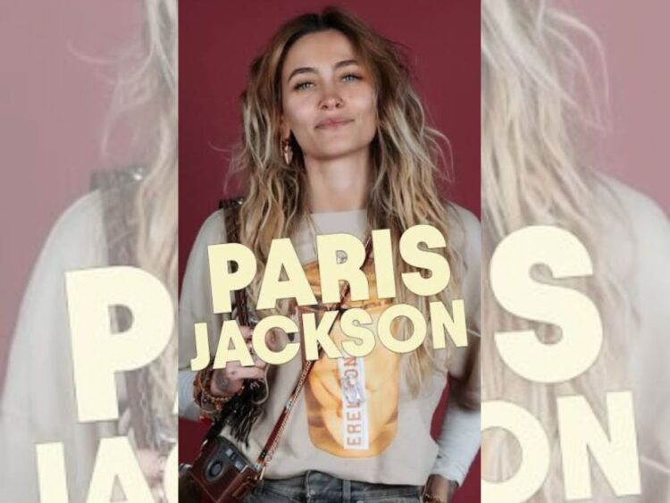 Paris Jackson y Debbie Rowe, madre e hija, en una imagen que acompaña el recuerdo de su primer encuentro cuando la cantante tenía 15 años.