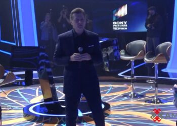 Enrique de la Madrid durante la presentación de “¿Quién quiere ser millonario?”, programa que conducirá en su nueva versión para la televisión mexicana.