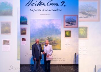 El maestro Héctor Cruz García durante la inauguración de “La poesía de la naturaleza” en el Museo de Historia Natural, exposición que reúne parte de su trayectoria artística y obra inédita.