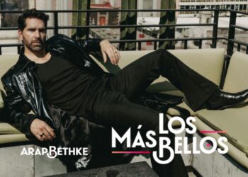 Arap Bethke, actor mexicano, posa durante su participación en la edición 2026 de “Los 50 Más Bellos” de People en Español.