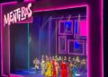 Ernesto D’Alessio durante su debut como Emanuel Mijares en el musical Mentidrags, ante un teatro lleno y un público entusiasta.