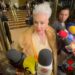 Laura Zapata sonríe durante un encuentro con la prensa, donde habla sobre su cumpleaños, reconocimientos y los procesos legales que enfrenta.