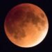 Eclipse parcial de Luna visible desde México durante la noche del 27 de agosto de 2026, con la sombra de la Tierra cubriendo gran parte del disco lunar.