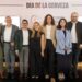 Botellas y vasos de cerveza representan la campaña "El Lado C de la Cerveza", iniciativa que resalta la contribución económica, social y ambiental de la industria cervecera mexicana.