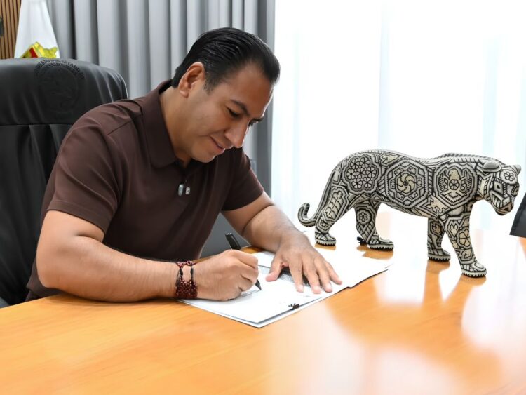 El gobernador de Chiapas, Eduardo Ramírez Aguilar, propone ampliar participación política de las mujeres en la entidad.