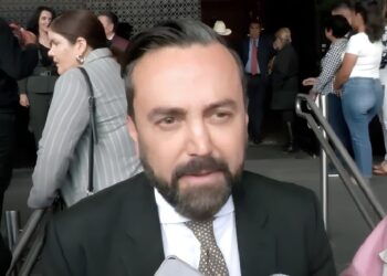 El legislador morenista Arturo Ávila prepara demanda contra el priista Carlos Gutiérrez. AMEXI Foto