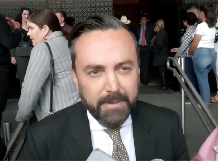 El legislador morenista Arturo Ávila prepara demanda contra el priista Carlos Gutiérrez. AMEXI Foto