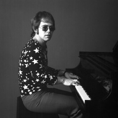 Elton John conoció también el reverso oscuro de la celebridad. AMEXI/FOTO/ Especial