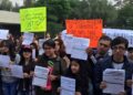 Protesta de los aspirantes de la UNAM que rechazan el examen de control.