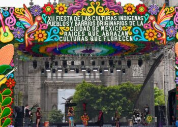 La Fiesta de las Culturas Indígenas llega al Zócalo hasta el 23 de agosto con gastronomía, artesanías, música, danza y actividades gratuitas. | AMEXI/FOTO: cultura.cdmx.gob.mx