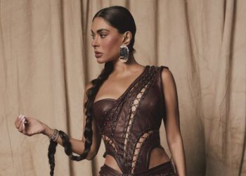 Galilea Montijo deslumbró con un vestido burgundy de Eva Urías y una trenza XL en la primera gala de eliminación de LCDLF México. | AMEXI/FOTO: IG @galileamontijo