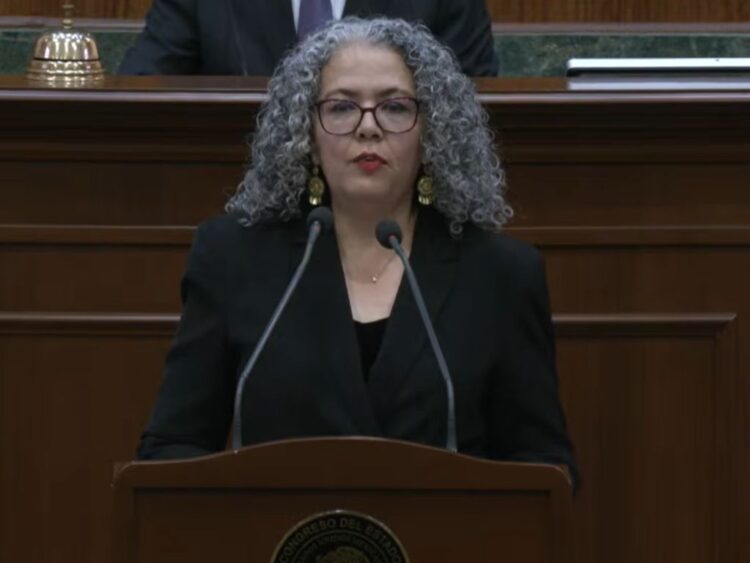 Graciela Domínguez Nava rinde protesta ante el Congreso del Estado de Sinaloa como gobernadora interina