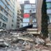 Escombros y daños estructurales en un edificio colapsado tras el fuerte sismo en Colombia.