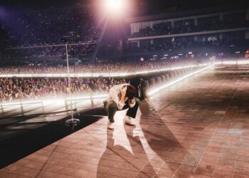 Harry Styles brilló en su primer concierto en CDMX, donde una caída por la lluvia se volvió el momento viral de la noche. | AMEXI/FOTO: IG @harrystyles