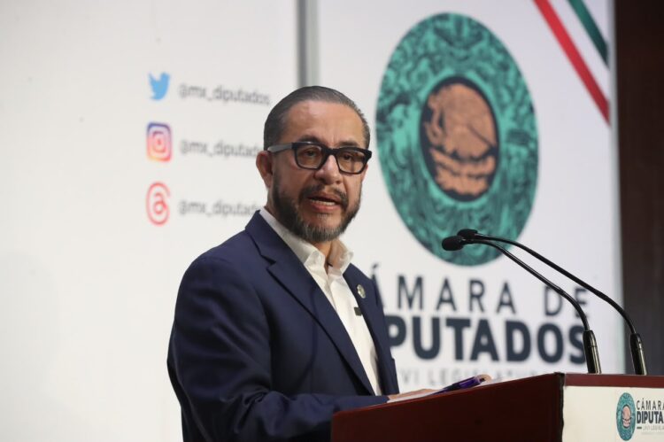 Hugo Eric Flores se va de la Sección Instructora sin resolver desafuero de Alejandro Moreno