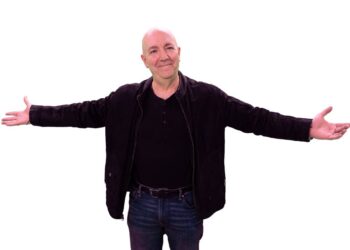 Iñaki Manero lleva “En los cuernos de la luna” de la radio a Maussan Televisión