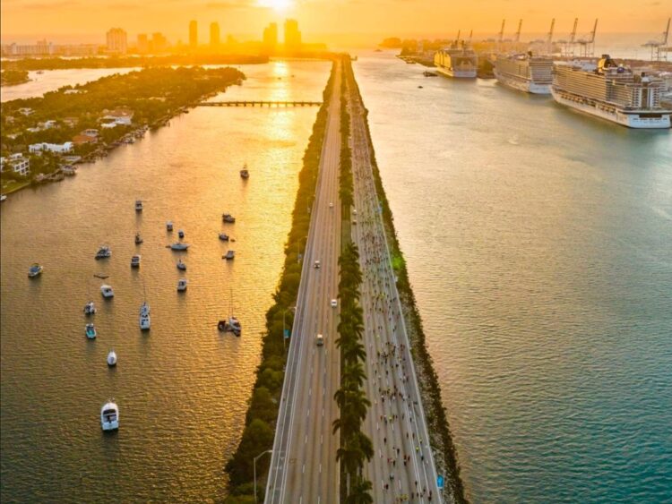 El Miami Marathon 2027 abrió inscripciones para su edición 25, que reunirá a miles de corredores de más de 80 países. | AMEXI/FOTO: Cortesía
