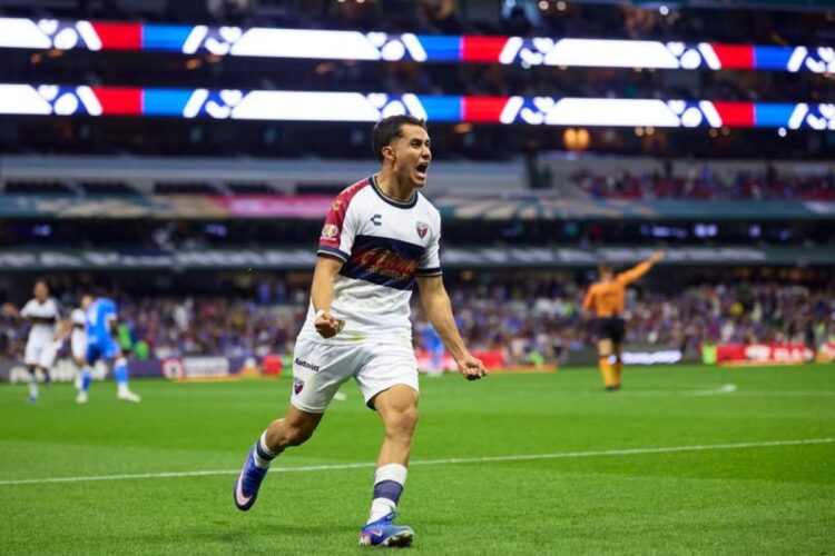Atlante 3-2 a Cruz Azul y también le quita el invicto al técnico Joel Huiqui
