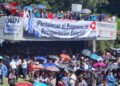 Trabajadores del STUNAM durante el Mitin en la rectoría