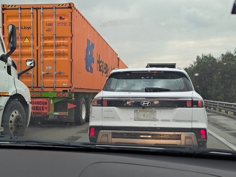 Accidentes y reducción de carriles de la Autopista México-Querétaro complican la circulación en distintos tramos de la vía. | AMEXI/FOTO: RRSS